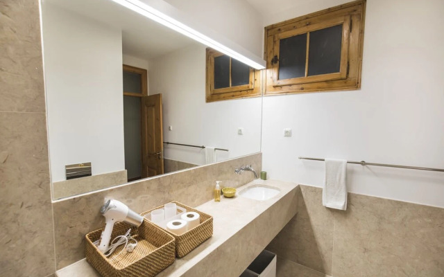 Rustic Flat at Lisbon's Heart