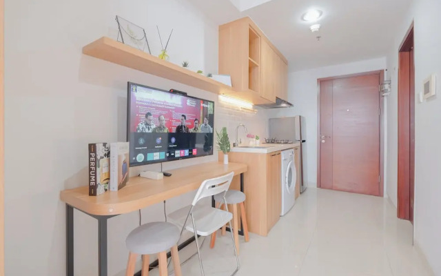 Cozy And Minimalist Studio At West Vista Apartment