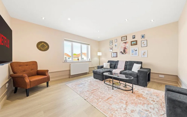 Modern 3Bed Home Next To Glasgow Airport