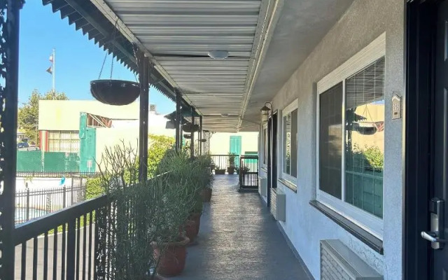 Welcome Inn on Colorado Blvd