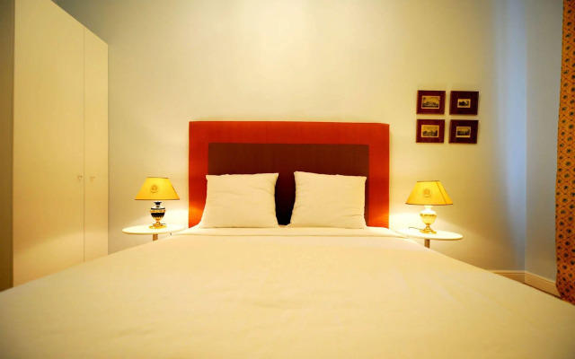 Crystal Suites Old Town