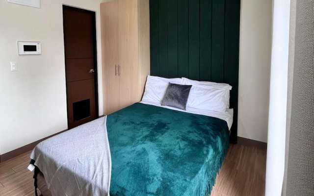 Room-minimalist Studio in Saint Dominiqu