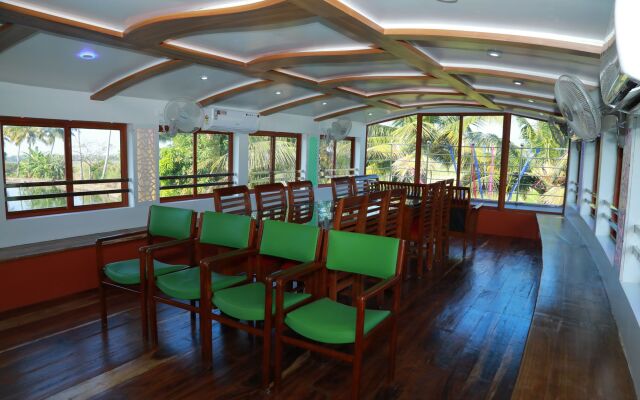 Beachparadise  Daycruise houseboat