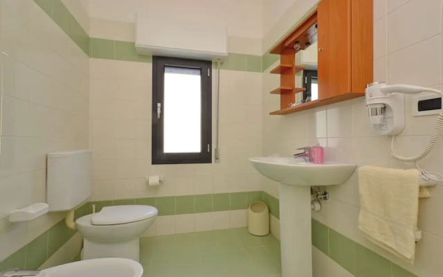 Comfortable Vacation Retreat Near the Beach