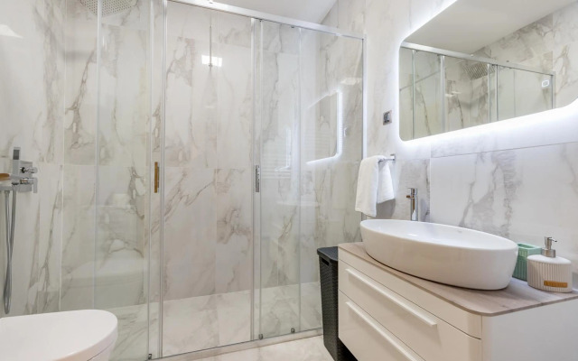 Athos Square Apartments