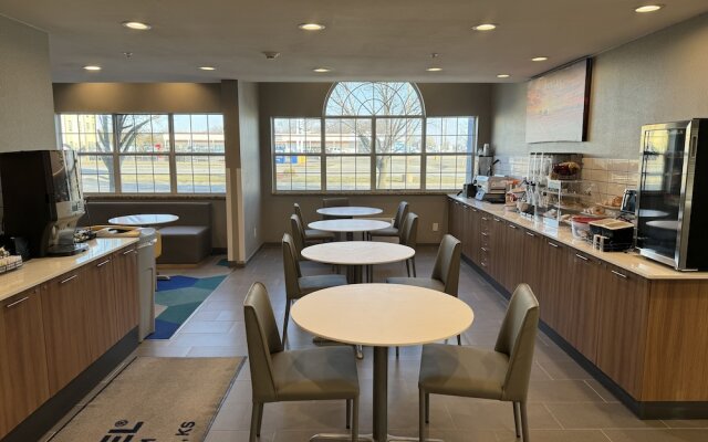 Microtel Inn & Suites by Wyndham Independence
