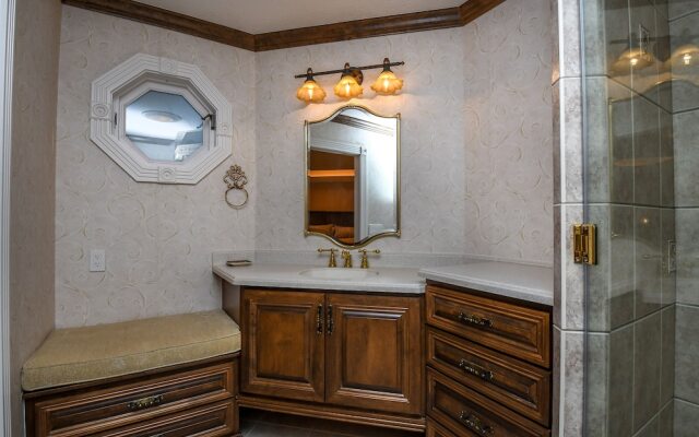 Preston on the Lake 5 Bedroom House