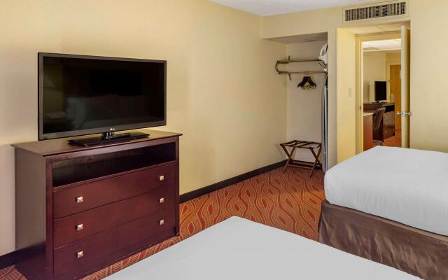 Holiday Inn Fayetteville-I-95 South