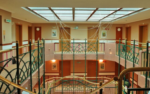 Glazne Hotel