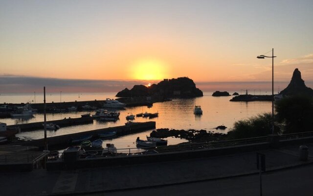 B&B Epos Acitrezza