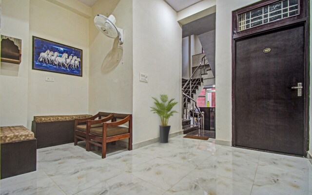 Capital O 88886 Hotel Apple Inn