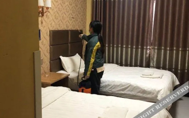 Zhengzhou 9-day Qianhe Hotel