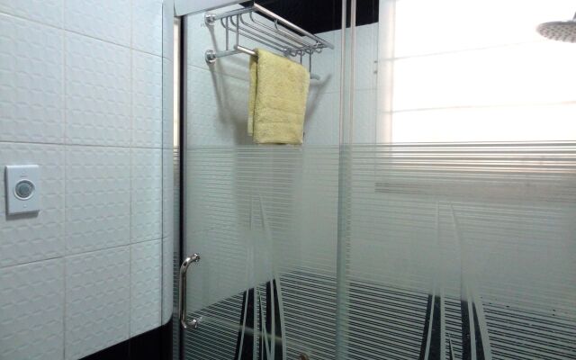 The Executive Villa Inn & Suites