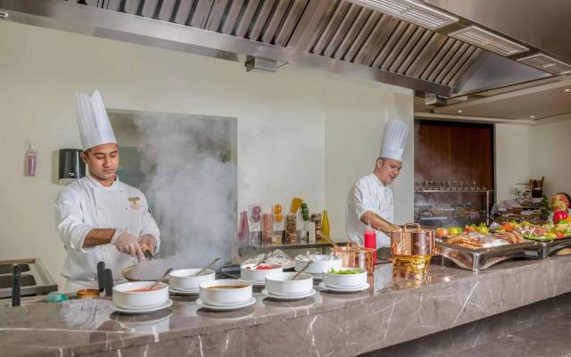 Bayat Hotels Company
