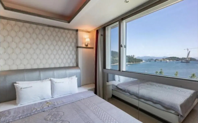 Yeosu Beach Hotel