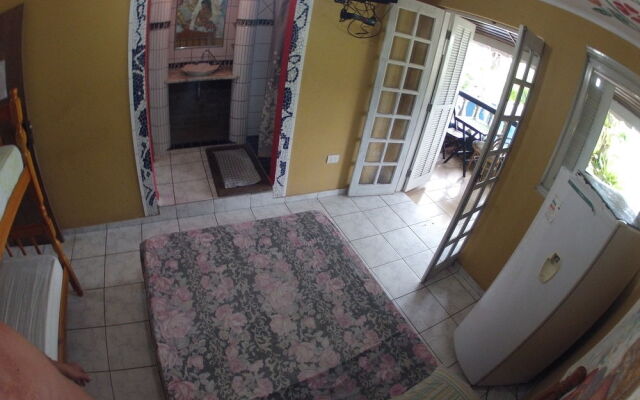 Golfinho Tropical Hostel e Pousada