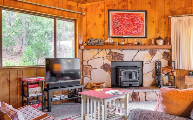 Serene Groveland Cabin Rental Near Yosemite!