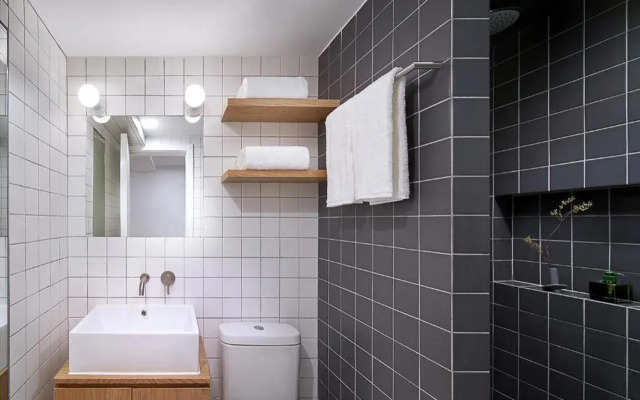 base SUHE Serviced Apartment