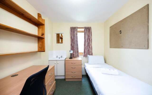 Comfortable rooms at Crescent Hall-OXFORD - Campus Accommodation
