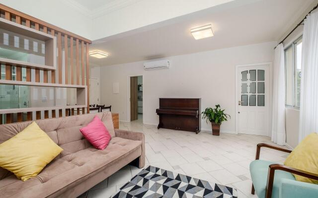 Lindo apto no Centro de Floripa ESO404