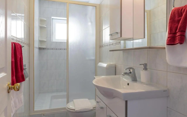 Apartments by the sea Sumartin, Brac - 2940