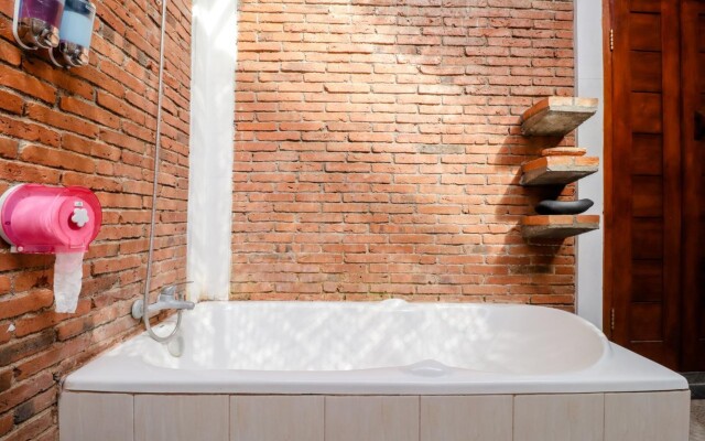 Omah Teras Bata Guesthouse