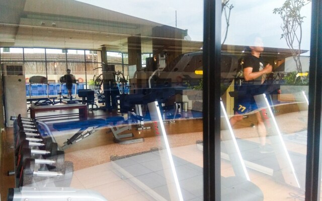 Cozy Studio At Azalea Suites Apartment