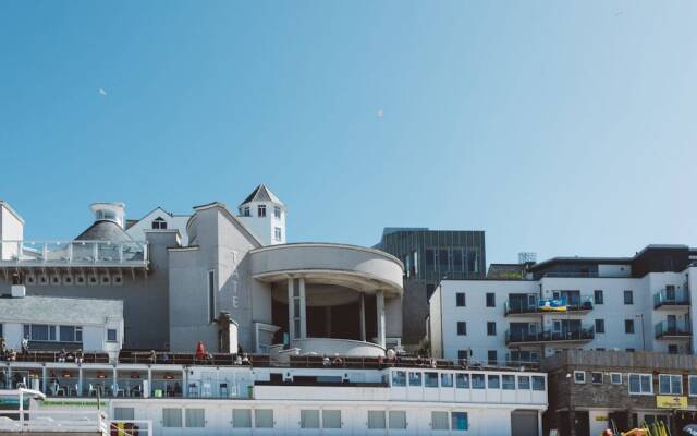 Black Moon - Adults Only