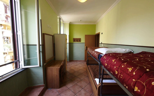 Alessandro Palace & Bar - Hostel