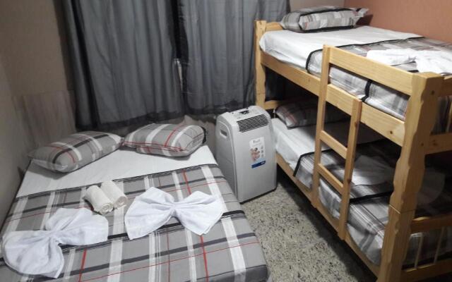 Hostel Falcão-Suites Privativas com Ar Condicionado