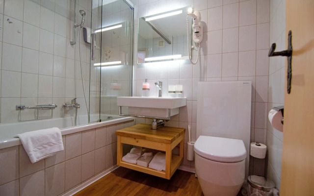 The Oyster Bay Hotel Suites