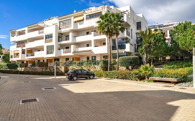 Large Terrace Apartment and near the Pool Ref 38