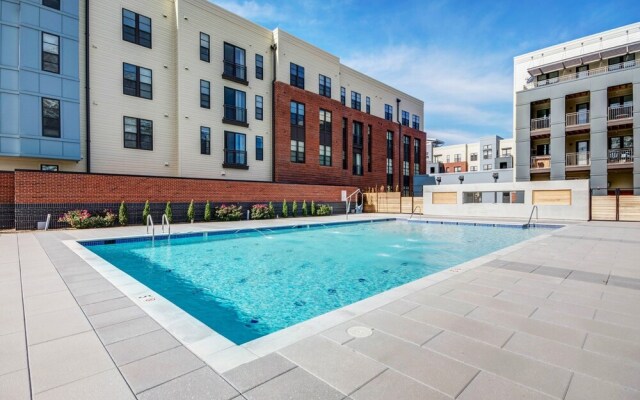 Global Luxury Suites in Sterling