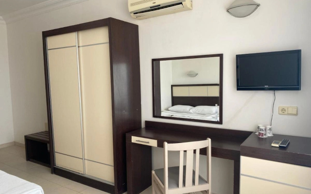 Club Marakesh Beach Hotel