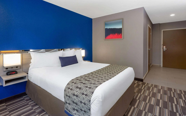 Microtel Inn & Suites by Wyndham Bethel/Danbury