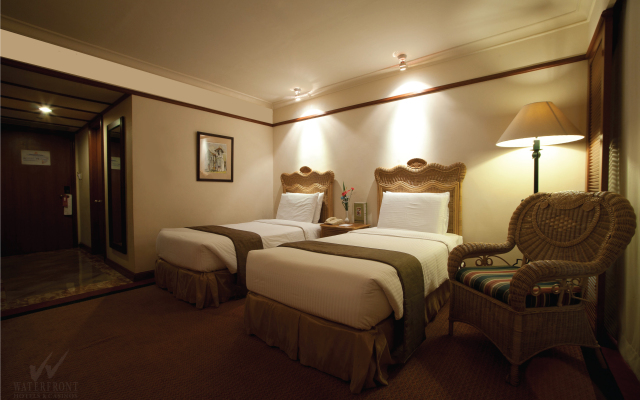 Waterfront Airport Hotel & Casino