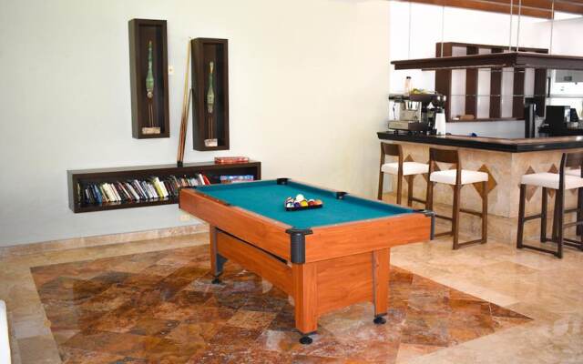 Oceanfront Condo at Voted Best Cancun Sandy Beach