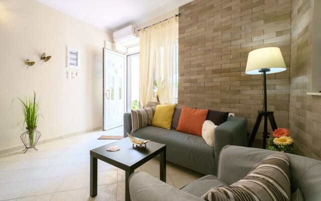Home with Courtyard in Heart of Old Town