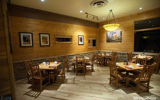 Zion Lodge