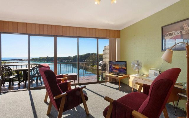 Pacific Pines Unit 6