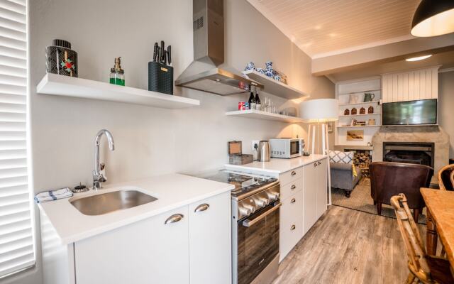 The Corner House L'A-nnexe