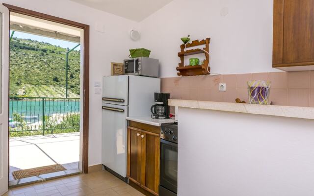 Apartments Garden by the sea