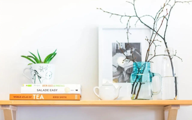 Trendy Local Apartment