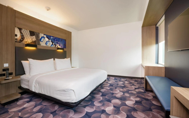 Aloft Austin Airport