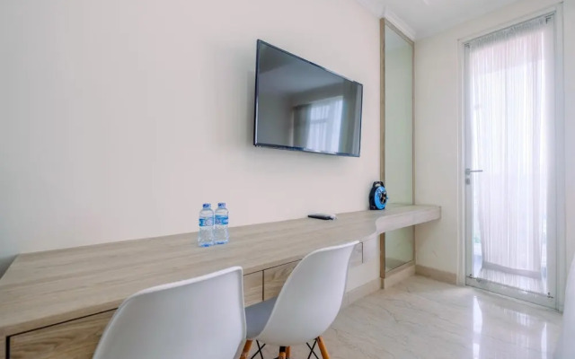 Warm and Cozy Studio Room at Menteng Park Apartment