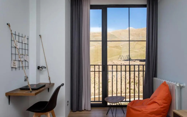 Modern family appartment with 4kTV, coffee machine and big fridge in New Gudauri Alpic