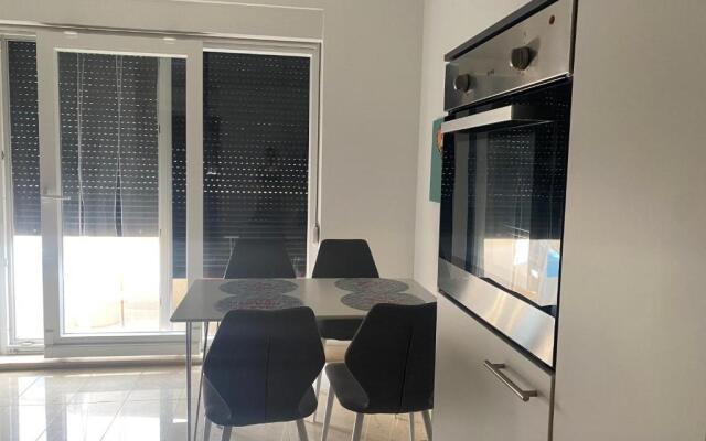 Luxury Apartment Ani with Pool 100m to See