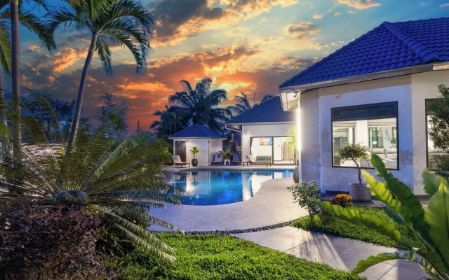 Villa Waree minutes to City and Beach