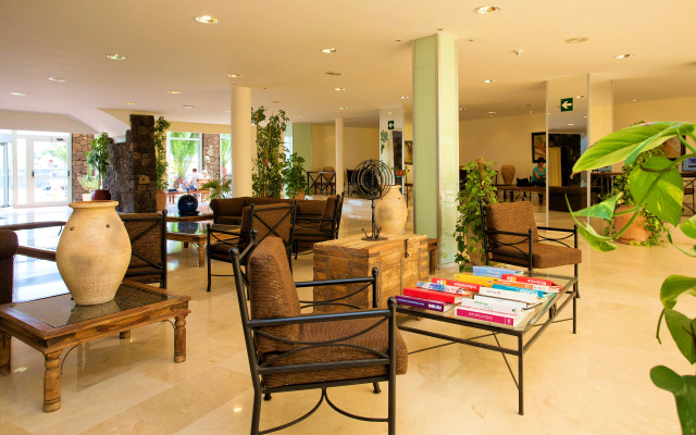 SBH Royal Monica