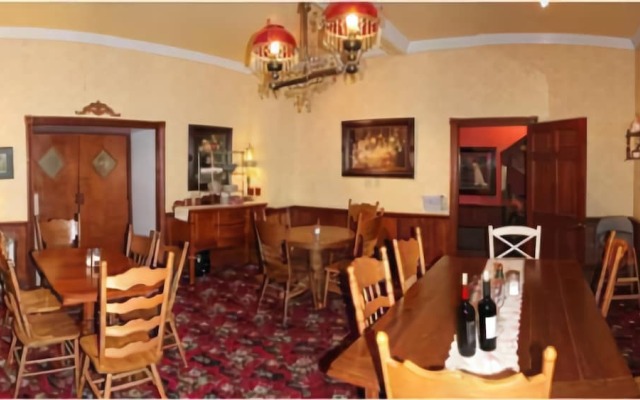 The Dutch Flat Hotel
